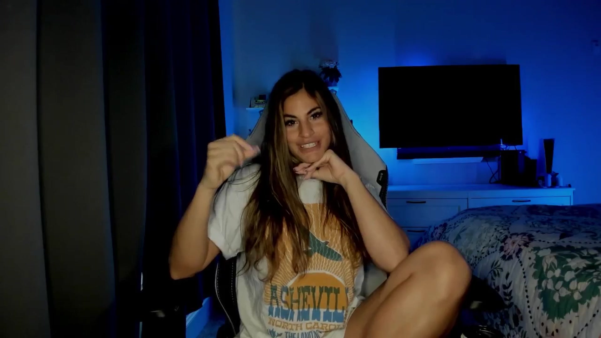 Gallery image thumbnail from MylaBanks's myfreecams stream on, 03/03/2025, 20:14 image 19 of 20