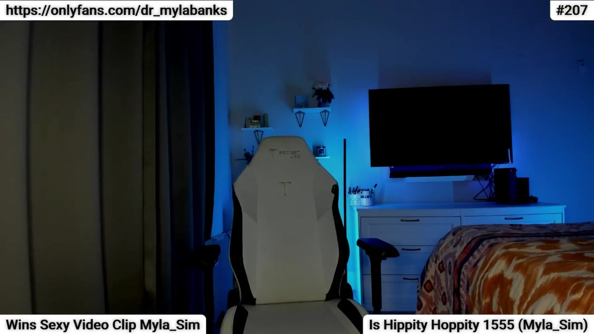 Gallery image thumbnail from MylaBanks's myfreecams stream on, 04/01/2025, 19:36 image 17 of 20