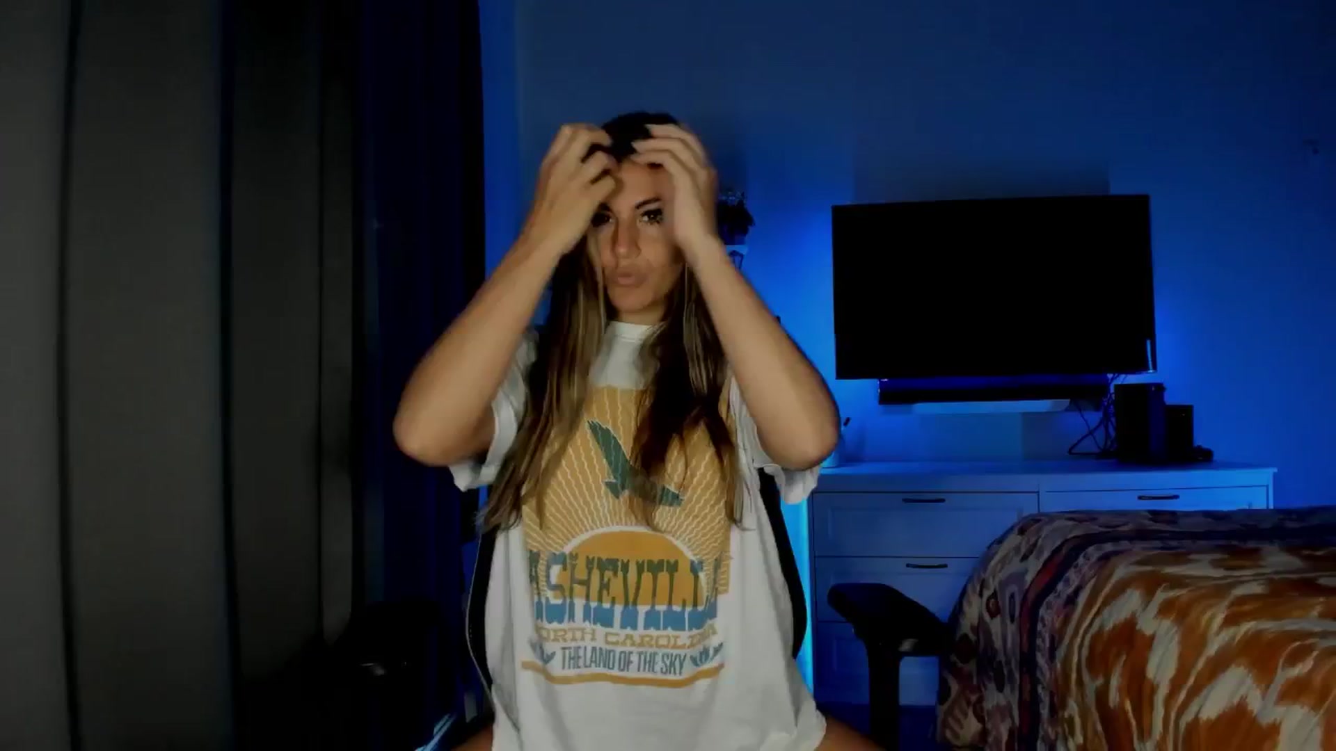 Gallery image thumbnail from MylaBanks's myfreecams stream on, 04/01/2025, 19:36 image 3 of 20