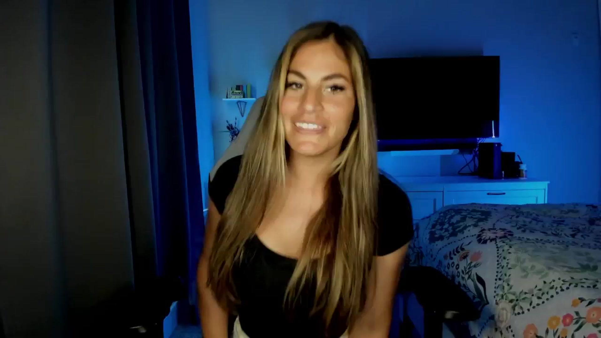 Gallery image thumbnail from MylaBanks's myfreecams stream on, 04/13/2025, 22:40 image 1 of 20