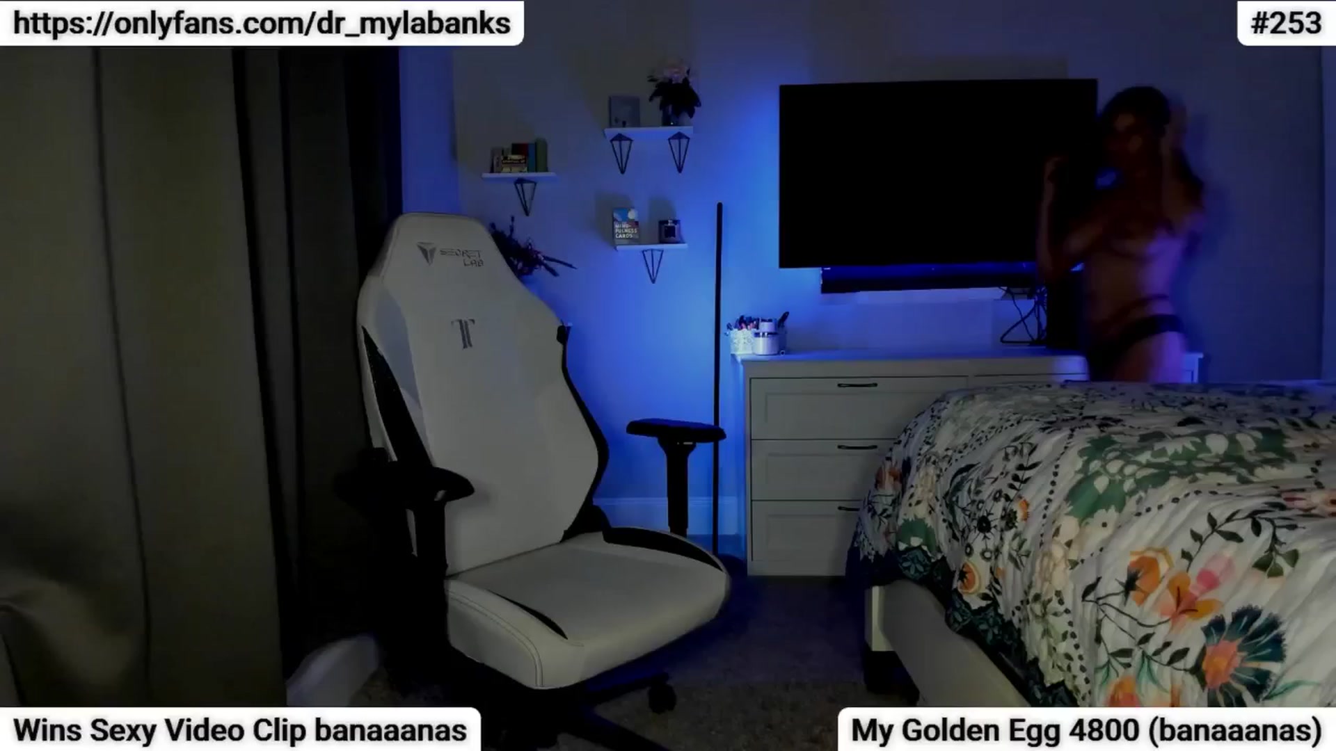 Gallery image thumbnail from MylaBanks's myfreecams stream on, 04/20/2025, 03:04 image 14 of 20