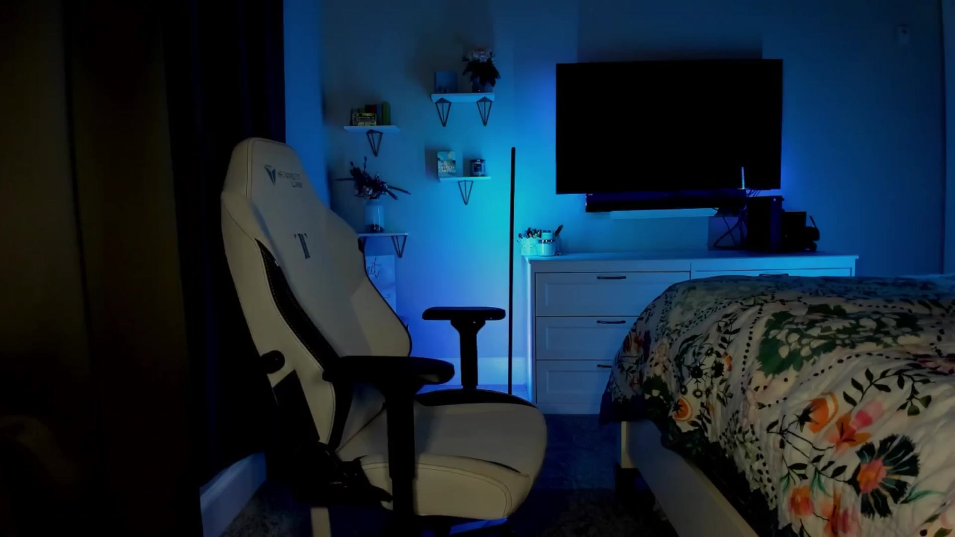 Gallery image thumbnail from MylaBanks's myfreecams stream on, 04/20/2025, 03:04 image 2 of 20