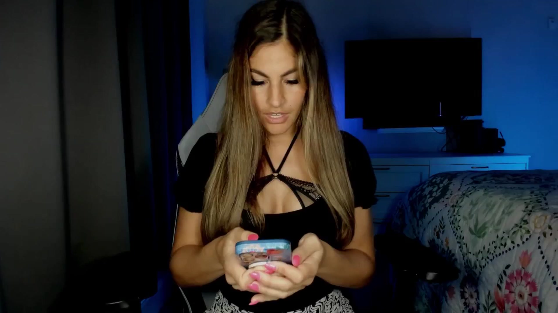Gallery image thumbnail from MylaBanks's myfreecams stream on, 05/09/2025, 04:03 image 3 of 20