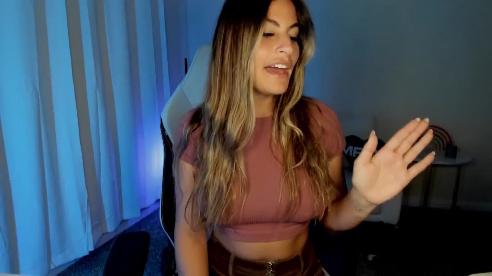 Gallery image thumbnail from MylaBanks's myfreecams stream on, 09/26/2025, 01:49 image 3 of 20