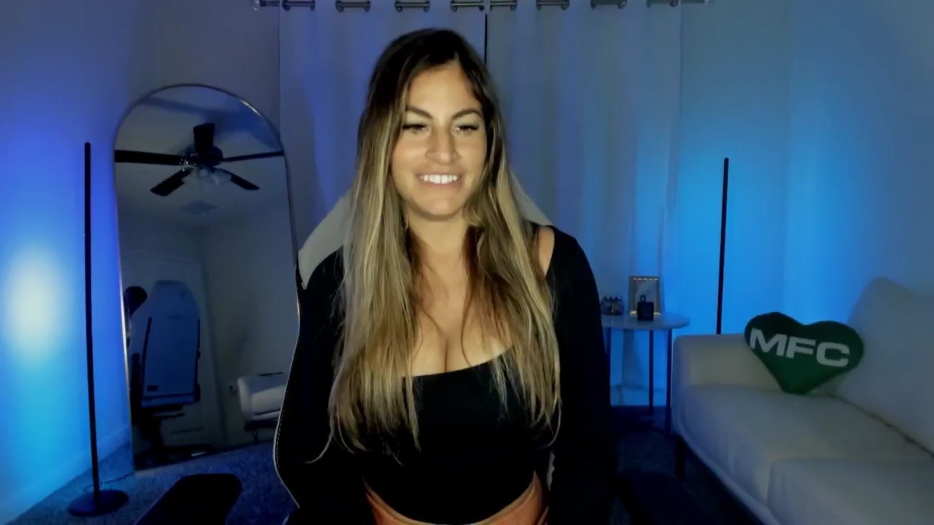 Gallery image thumbnail from MylaBanks's myfreecams stream on, 09/30/2025, 24:30 image 3 of 20
