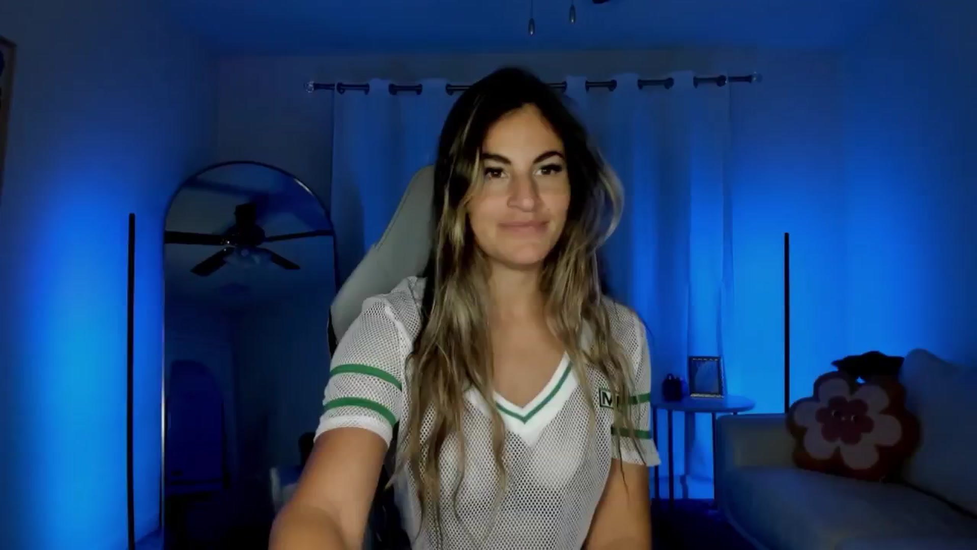 Gallery image thumbnail from MylaBanks's myfreecams stream on, 11/16/2025, 22:05 image 1 of 20
