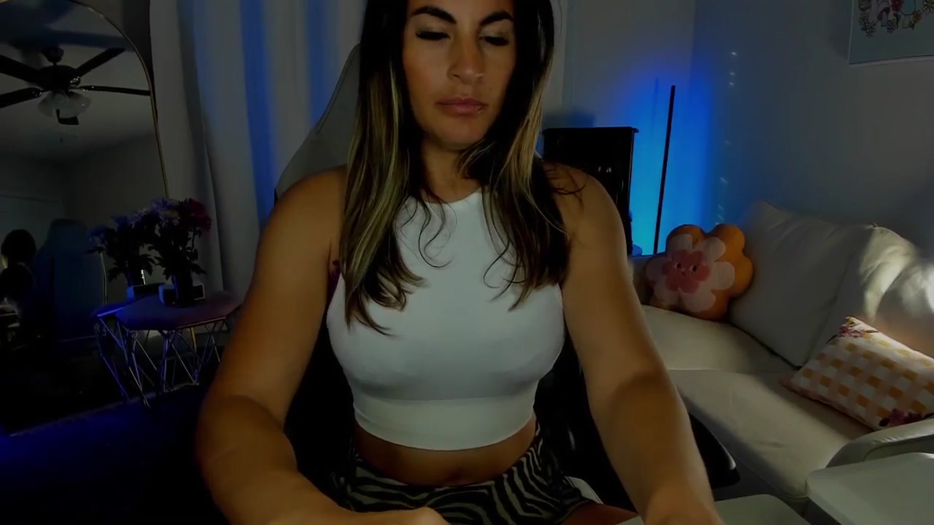 Gallery image thumbnail from Myla_'s myfreecams stream on, 04/02/2026, 01:40 image 6 of 20