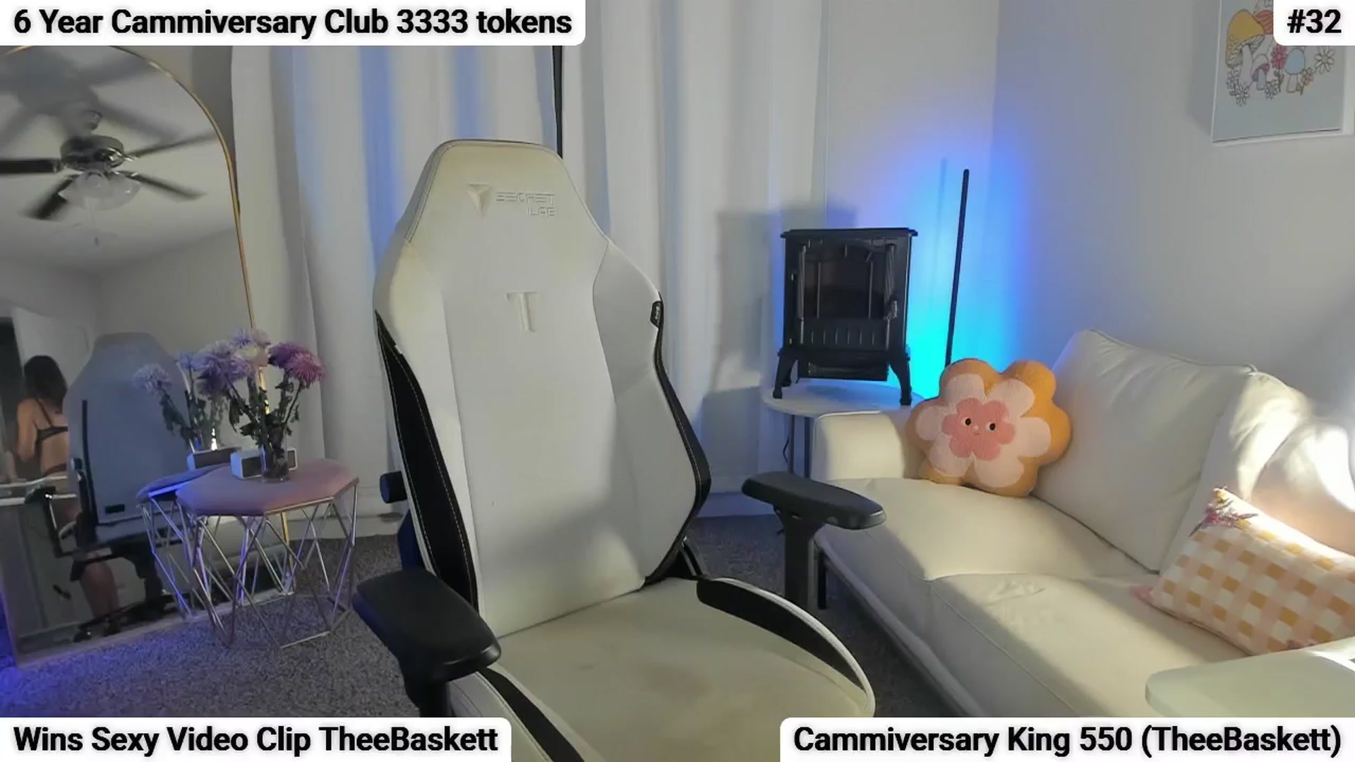 Gallery image thumbnail from Myla_'s myfreecams stream on, 04/12/2026, 05:36 image 4 of 20
