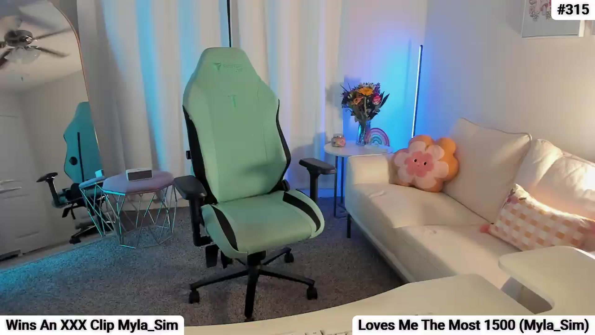 Gallery image thumbnail from Myla_'s myfreecams stream on, 09/15/2026, 01:37 image 7 of 20