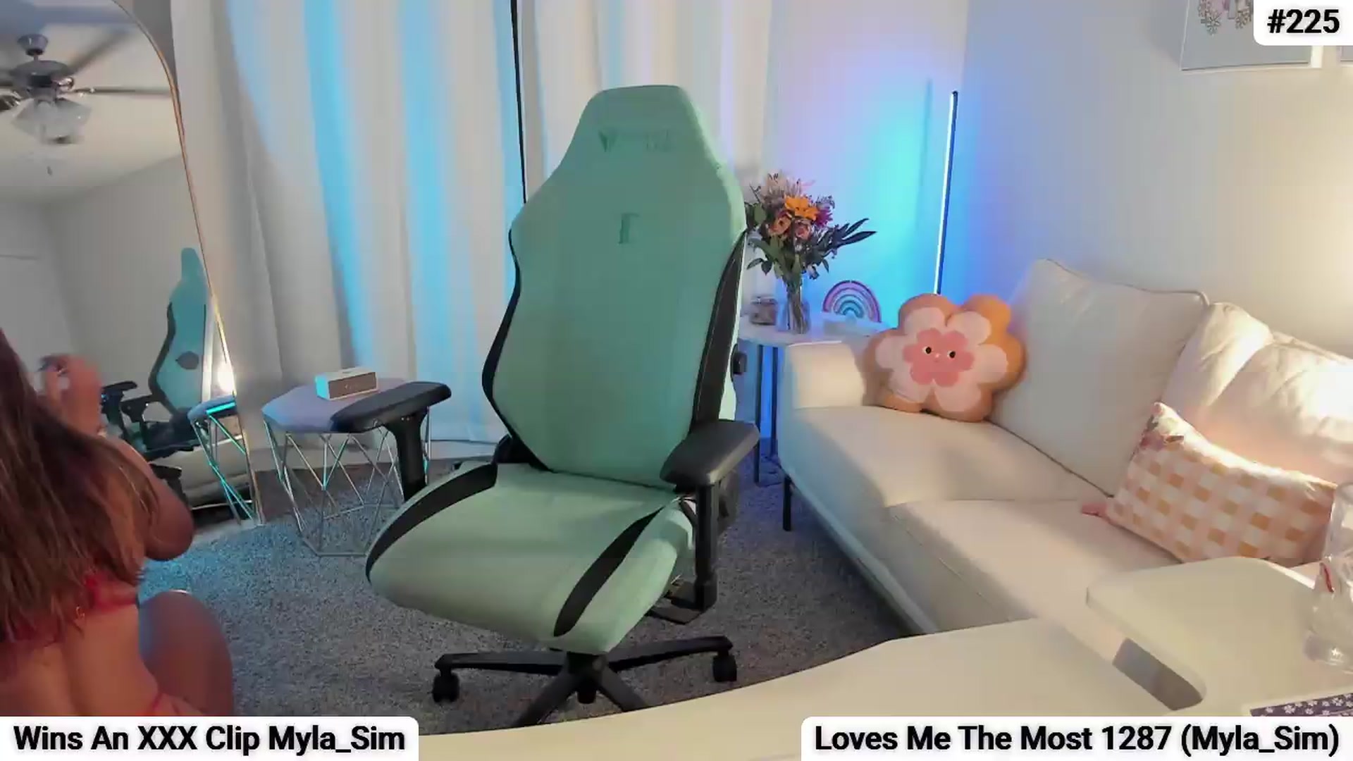 Gallery image thumbnail from Myla_'s myfreecams stream on, 09/22/2026, 01:08 image 17 of 20