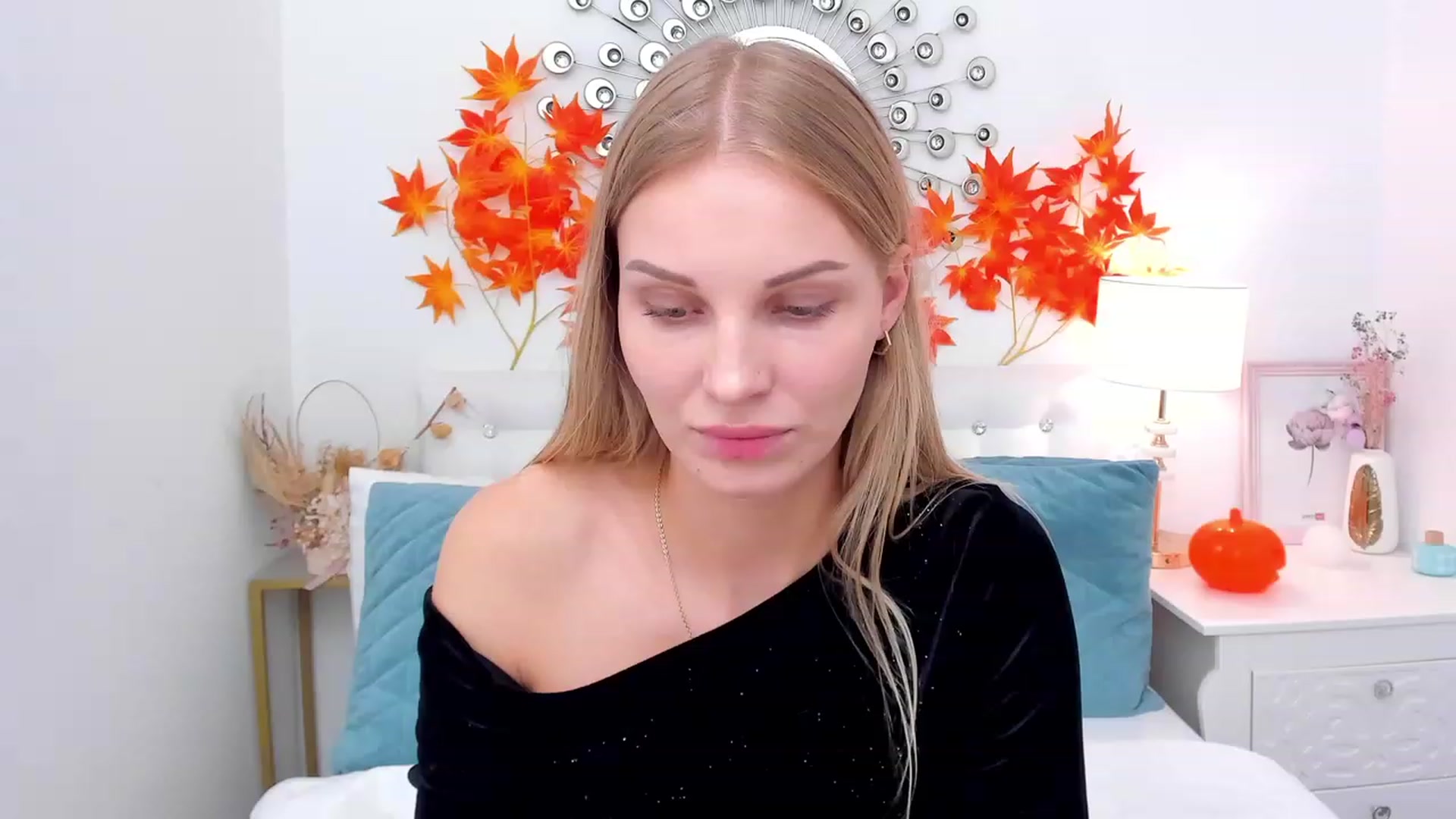 Gallery image thumbnail from MyrandaMay's myfreecams stream on, 10/31/2023, 17:28 image 7 of 20