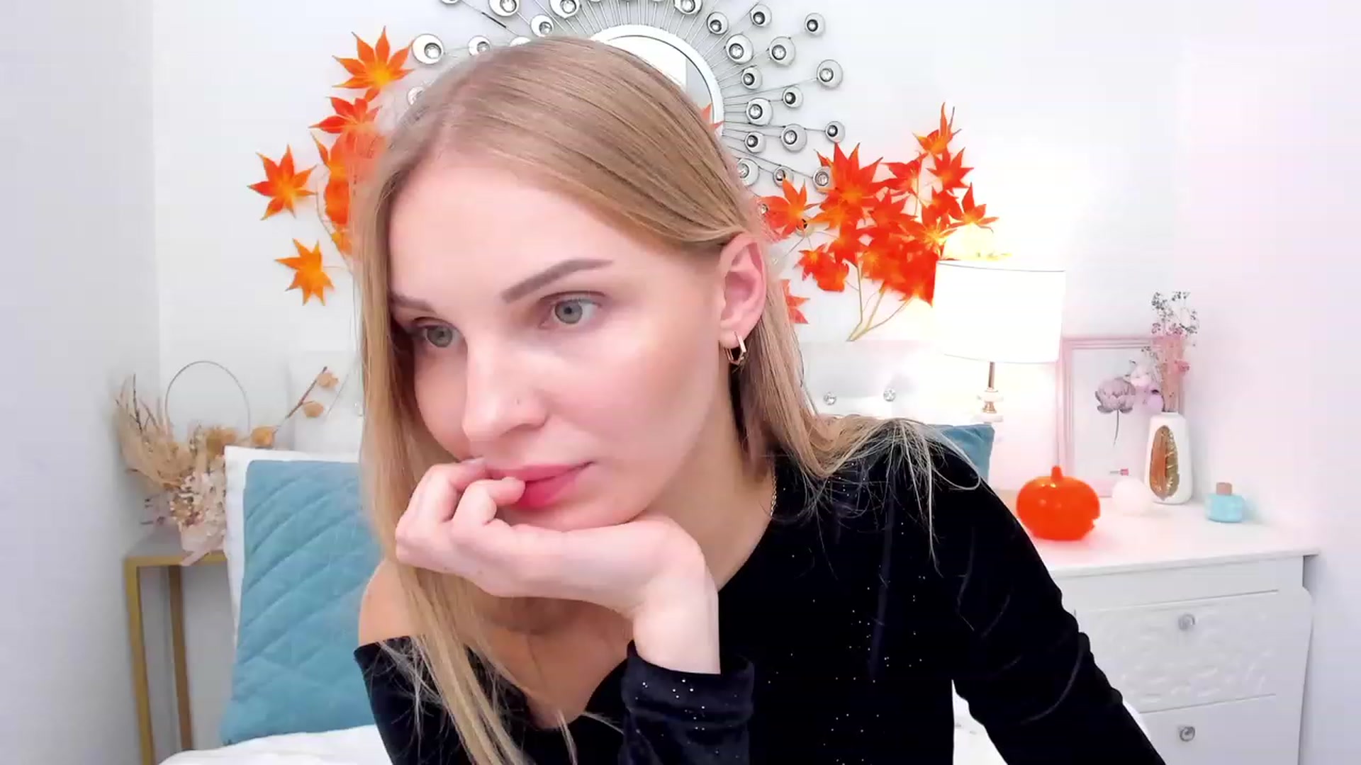 Gallery image thumbnail from MyrandaMay's myfreecams stream on, 10/31/2023, 17:28 image 17 of 20