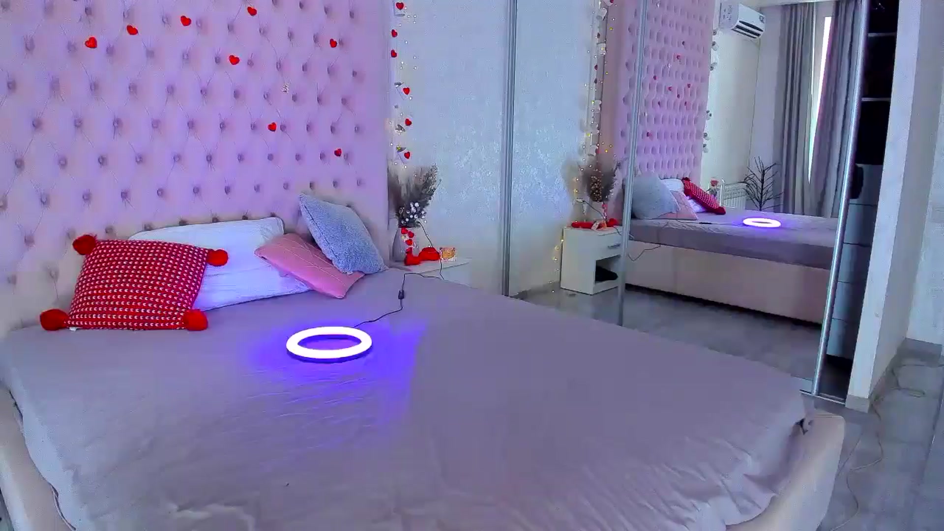 Gallery image thumbnail from Mysterious__'s myfreecams stream on, 03/03/2025, 11:23 image 16 of 20