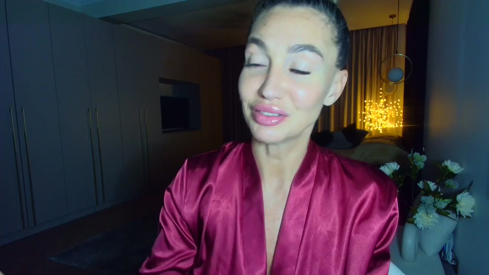 Gallery image thumbnail from Mystery_C's myfreecams stream on, 05/09/2025, 22:26 image 1 of 20