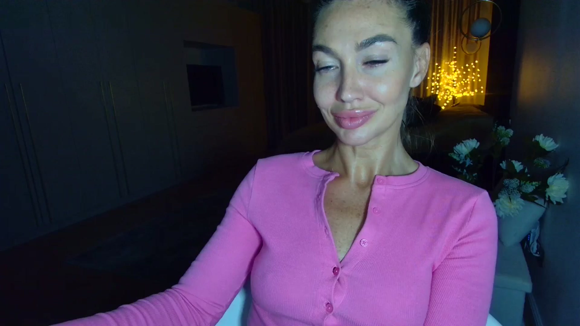 Gallery image thumbnail from Mystery_C's myfreecams stream on, 05/12/2025, 22:12 image 18 of 20