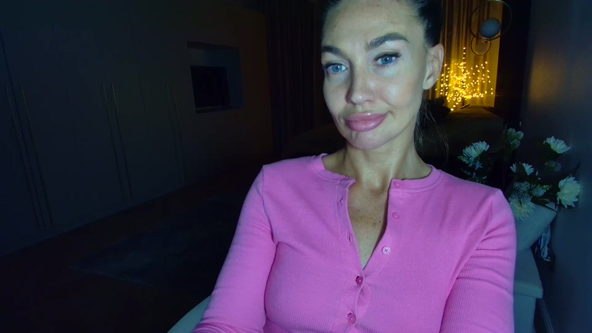 Gallery image thumbnail from Mystery_C's myfreecams stream on, 05/12/2025, 22:12 image 19 of 20