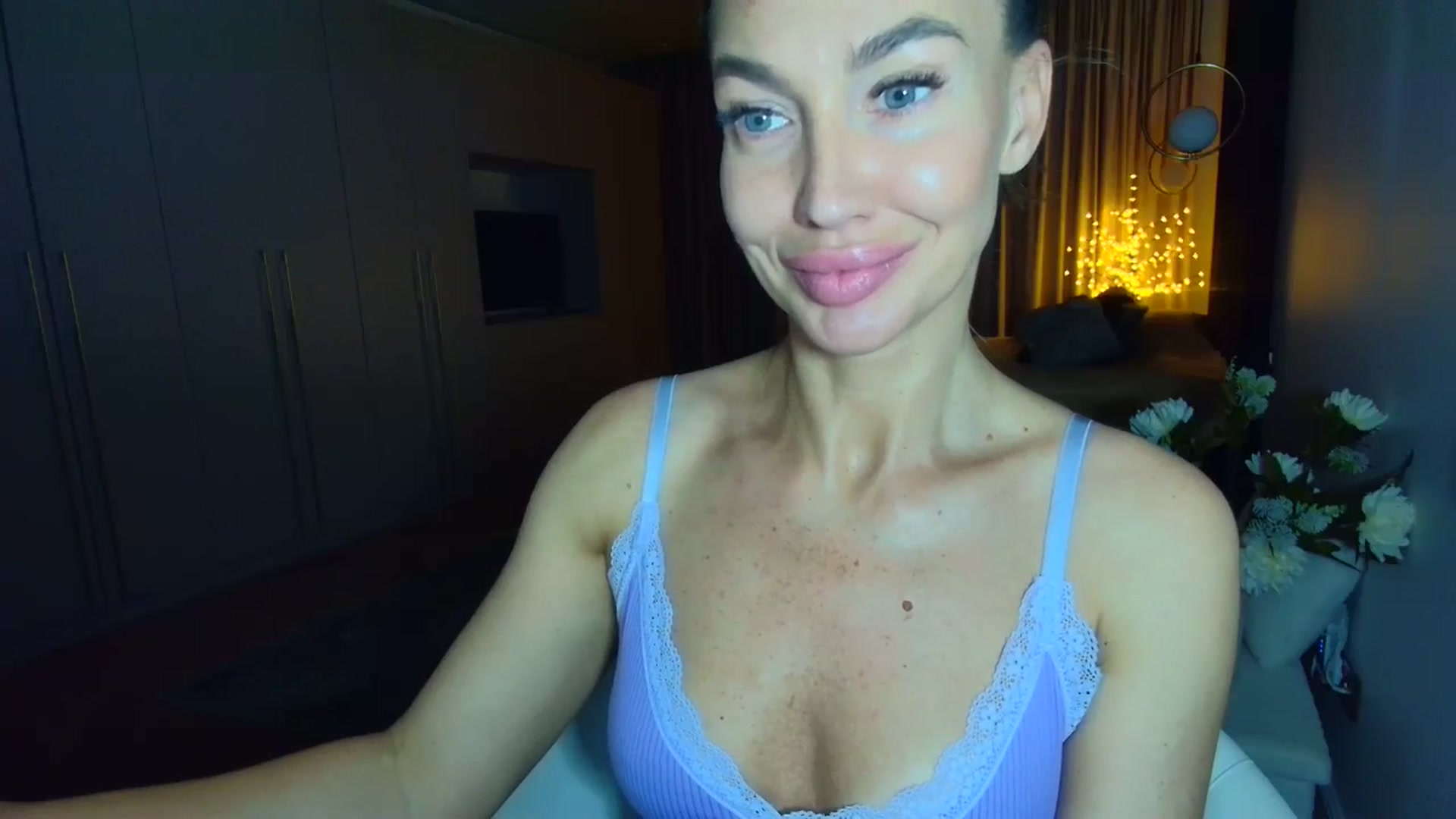 Gallery image thumbnail from Mystery_C's myfreecams stream on, 05/13/2025, 21:54 image 14 of 20