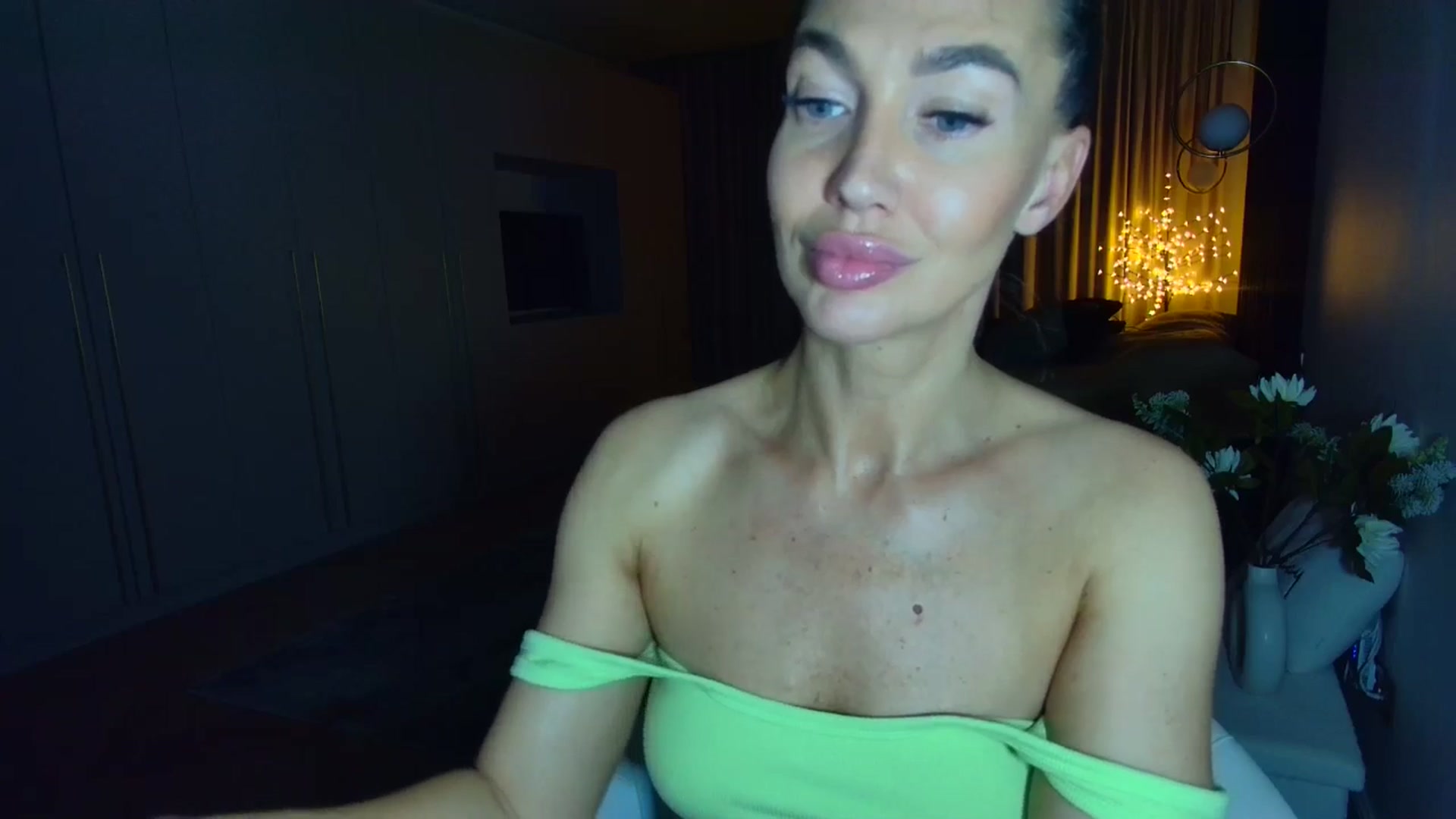 Gallery image thumbnail from Mystery_C's myfreecams stream on, 05/14/2025, 21:59 image 20 of 20