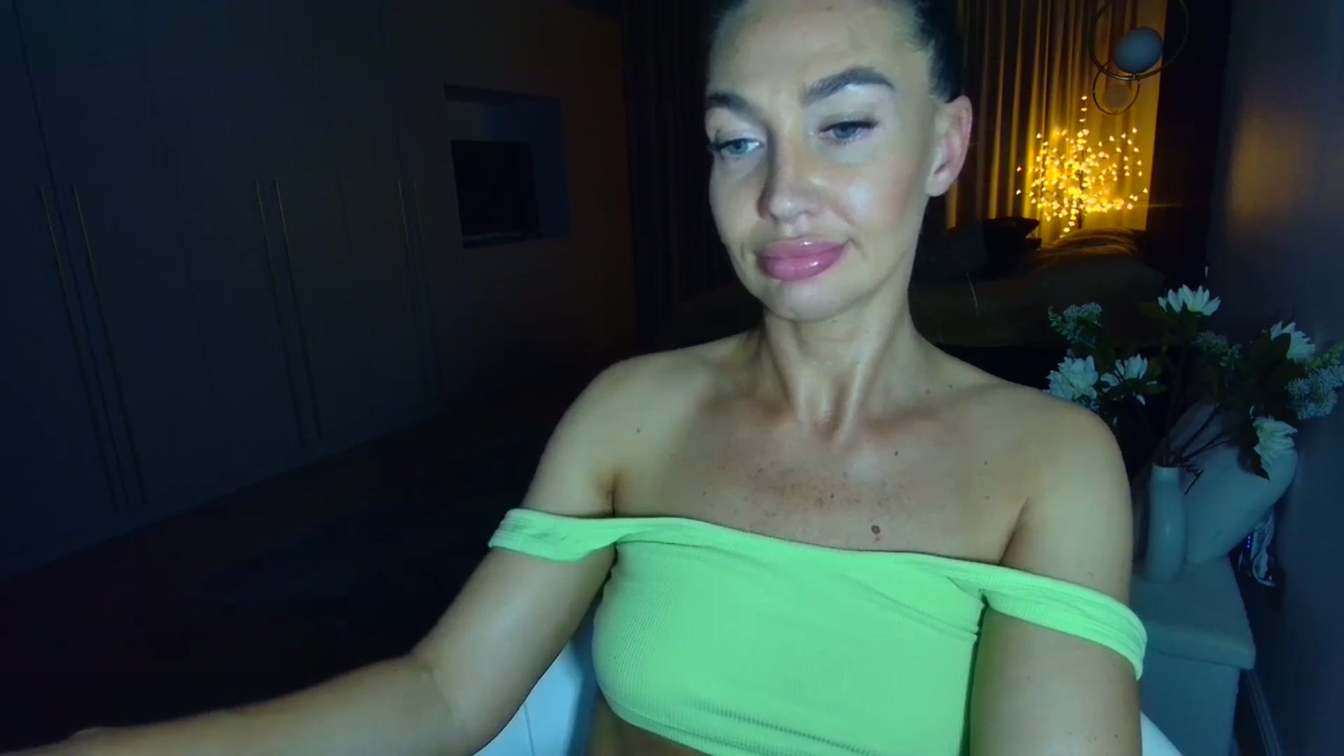 Gallery image thumbnail from Mystery_C's myfreecams stream on, 05/14/2025, 21:59 image 14 of 20