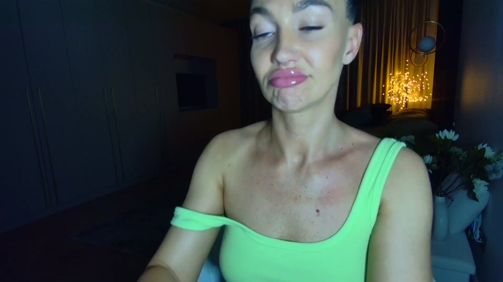 Gallery image thumbnail from Mystery_C's myfreecams stream on, 05/14/2025, 21:59 image 3 of 20