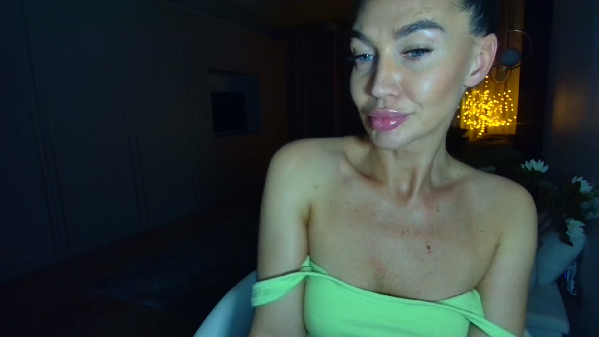 Gallery image thumbnail from Mystery_C's myfreecams stream on, 05/14/2025, 21:59 image 10 of 20