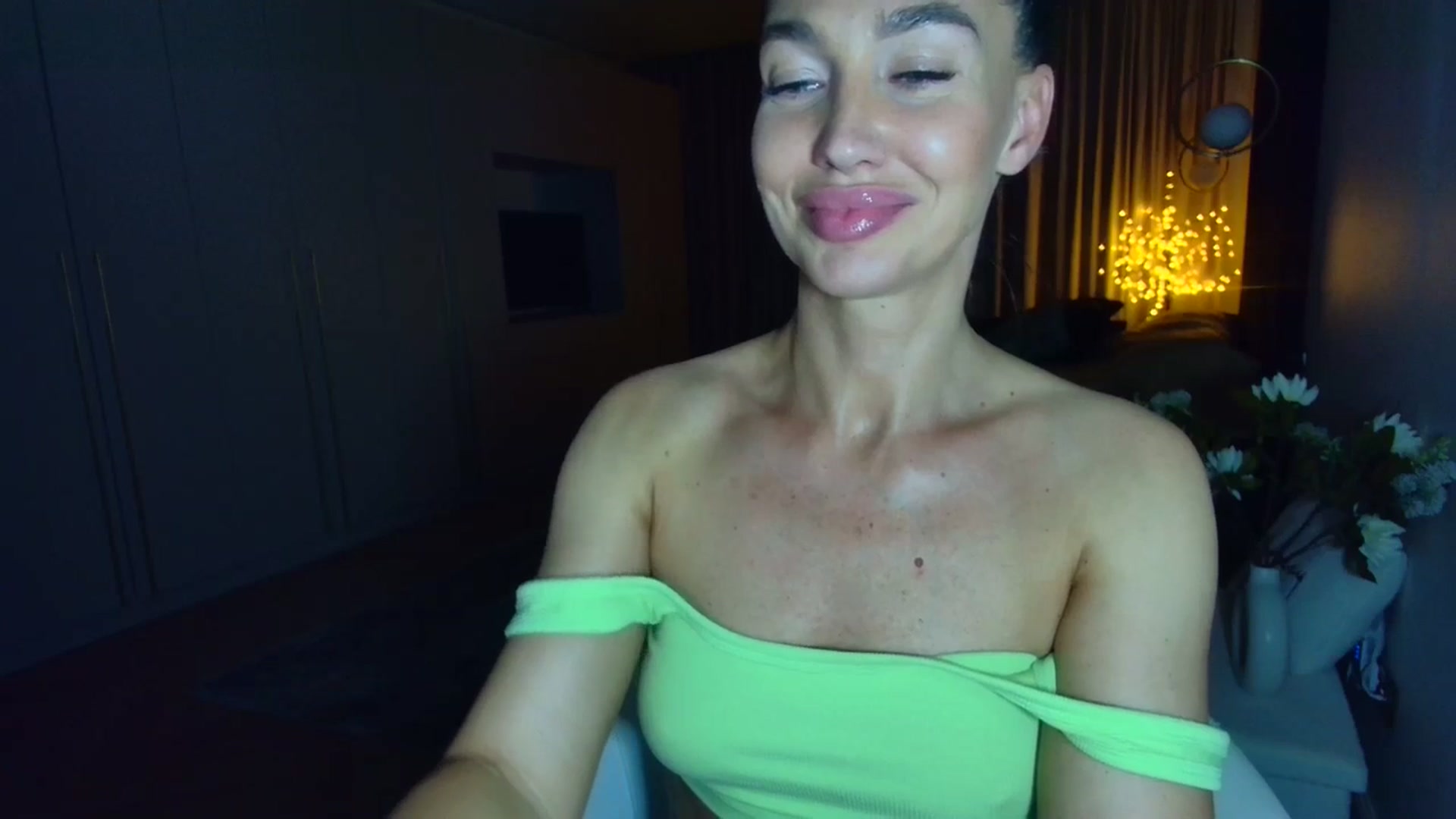 Gallery image thumbnail from Mystery_C's myfreecams stream on, 05/14/2025, 21:59 image 17 of 20