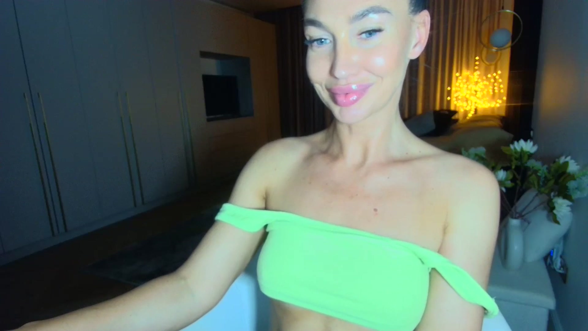 Gallery image thumbnail from Mystery_C's myfreecams stream on, 05/14/2025, 21:59 image 12 of 20
