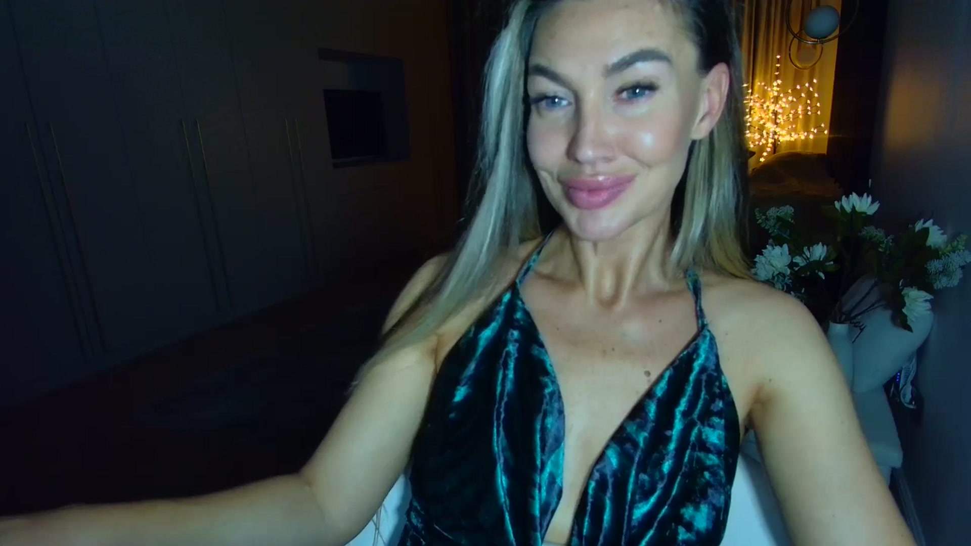 Gallery image thumbnail from Mystery_C's myfreecams stream on, 05/16/2025, 22:29 image 11 of 20