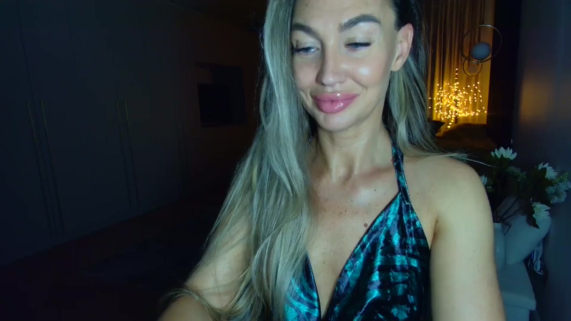 Gallery image thumbnail from Mystery_C's myfreecams stream on, 05/16/2025, 22:29 image 2 of 20