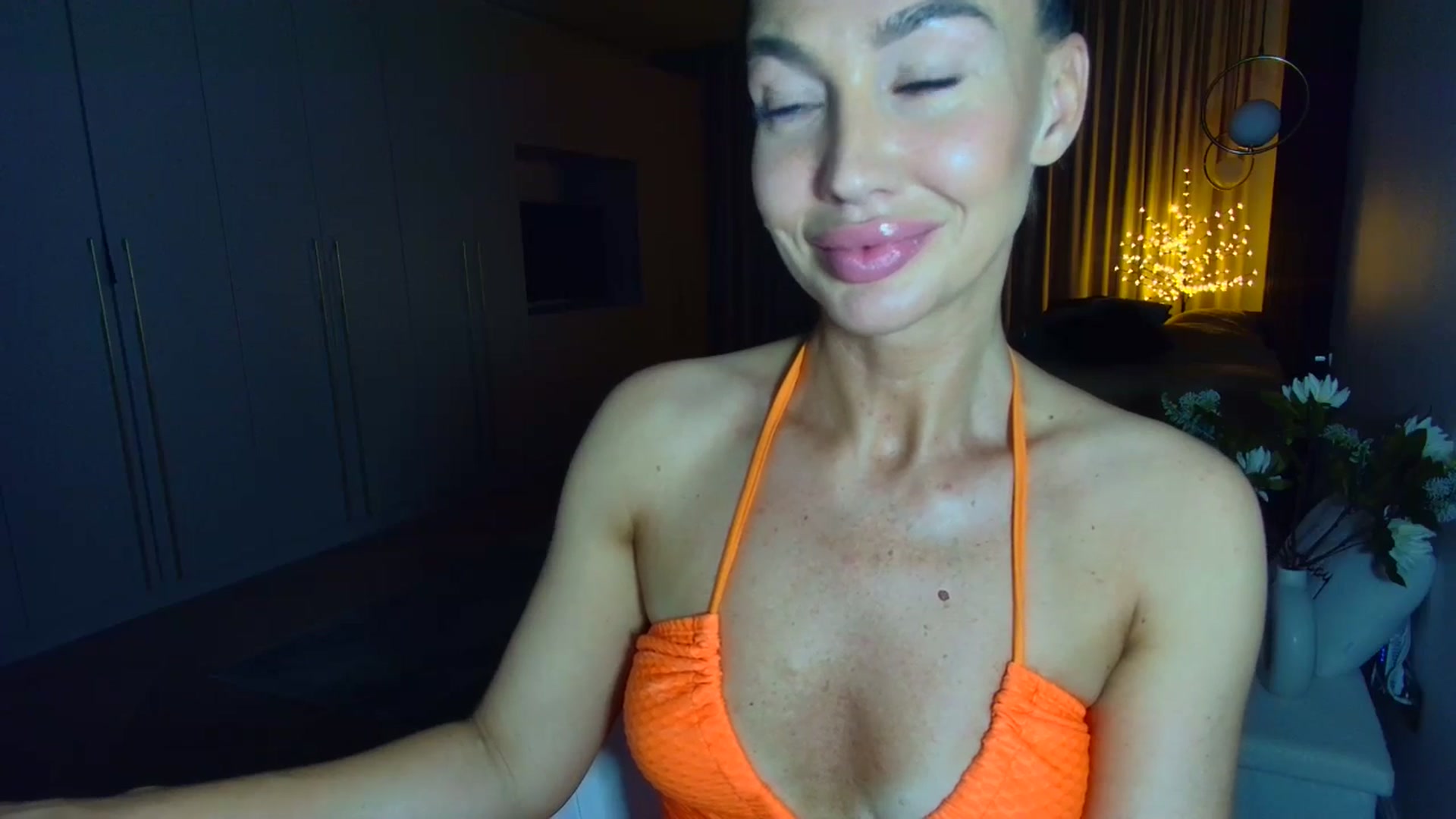 Gallery image thumbnail from Mystery_C's myfreecams stream on, 05/21/2025, 22:44 image 9 of 20
