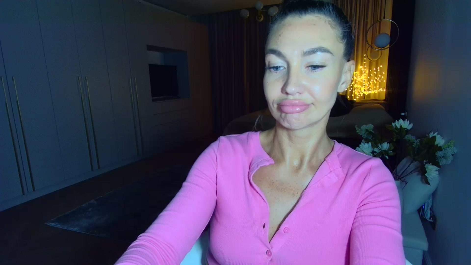 Gallery image thumbnail from Mystery_C's myfreecams stream on, 05/26/2025, 21:44 image 20 of 20