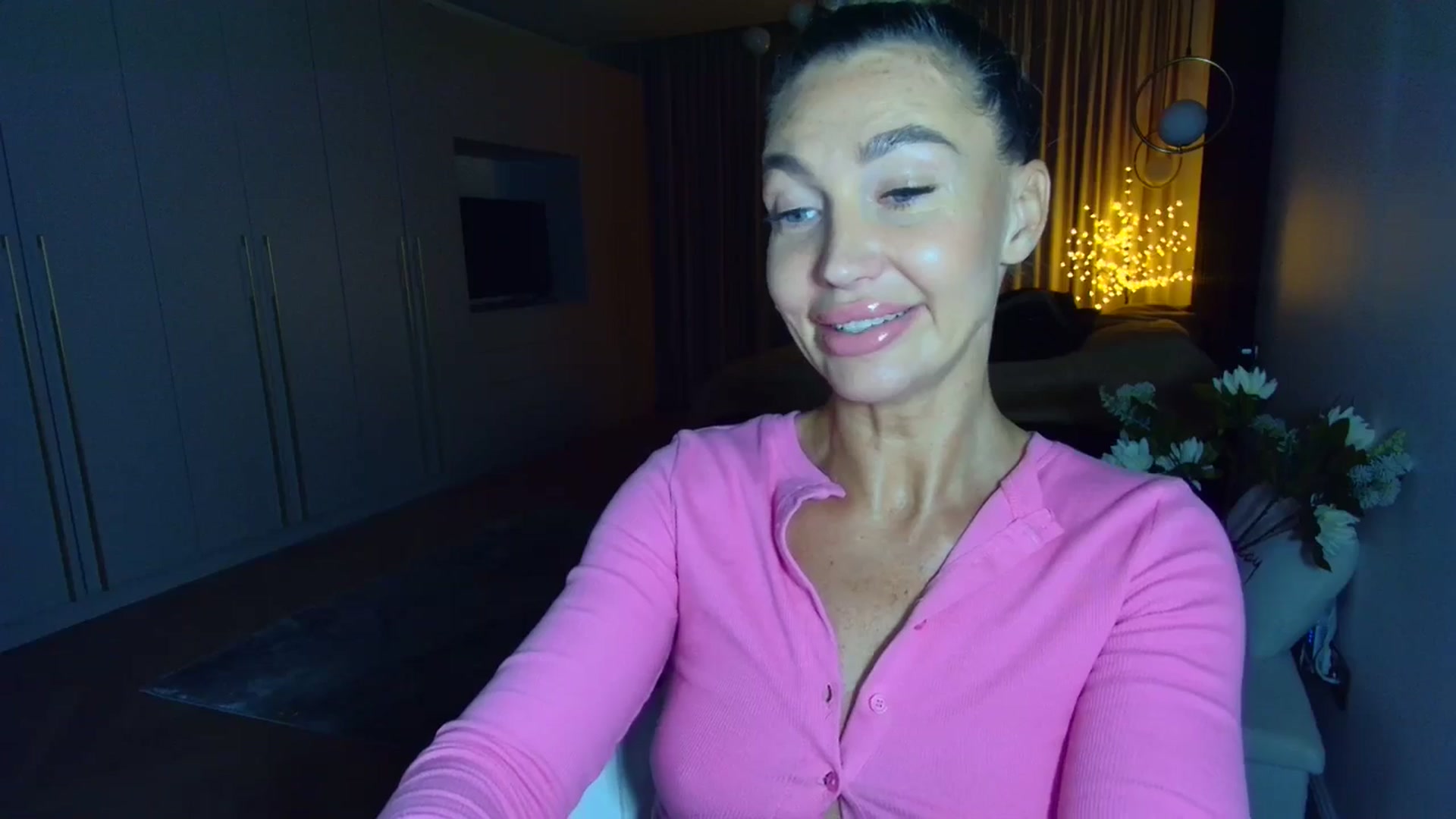 Gallery image thumbnail from Mystery_C's myfreecams stream on, 05/26/2025, 21:44 image 9 of 20