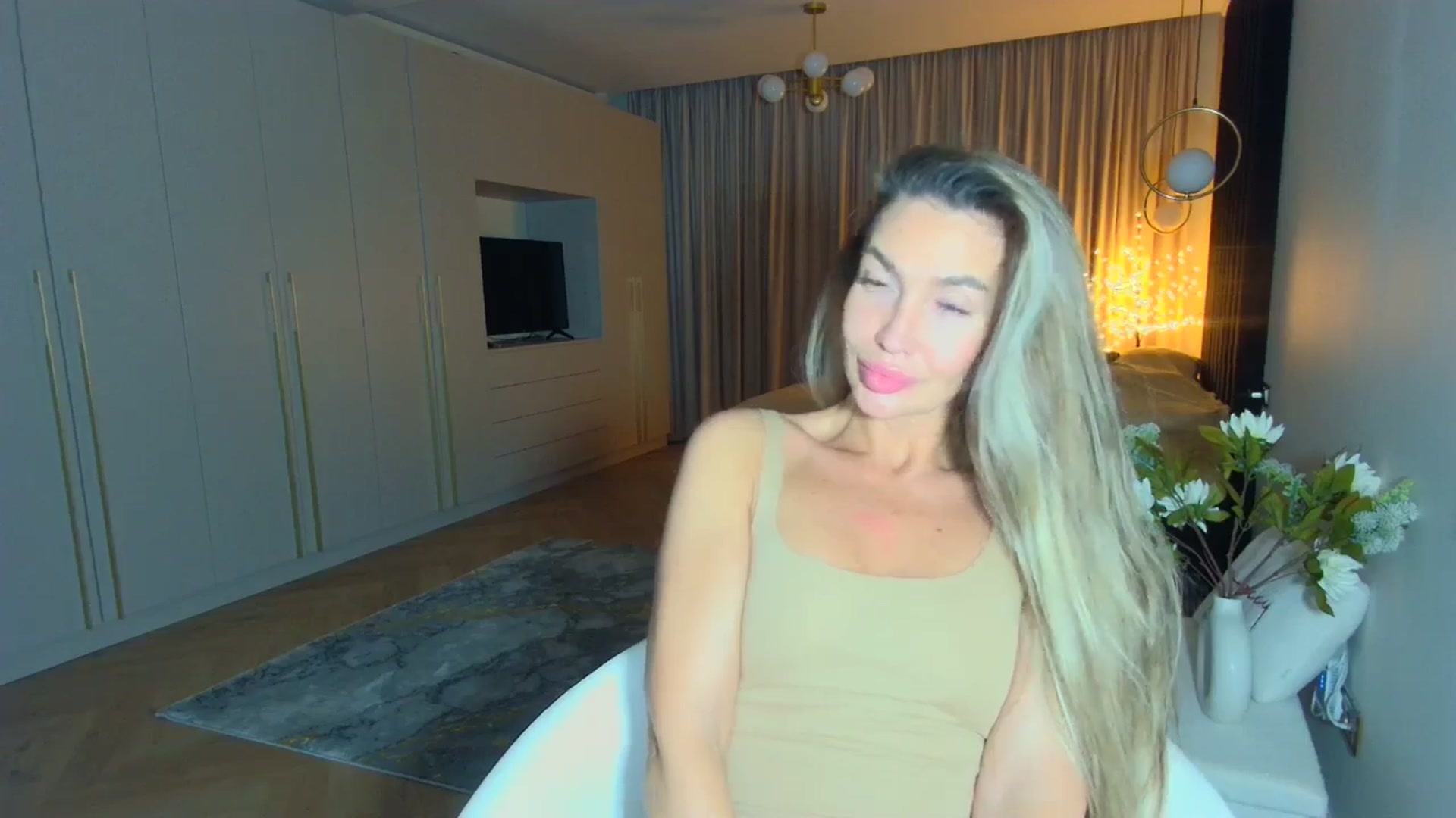 Gallery image thumbnail from Mystery_C's myfreecams stream on, 05/28/2025, 21:28 image 6 of 20