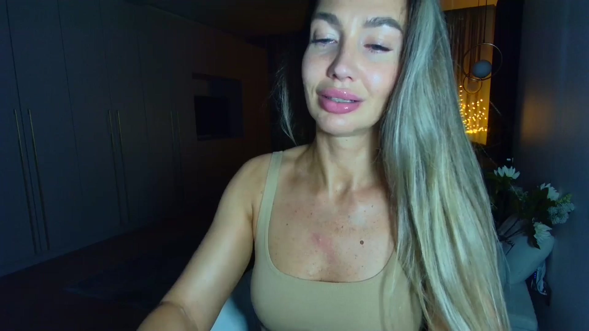 Gallery image thumbnail from Mystery_C's myfreecams stream on, 05/28/2025, 21:28 image 7 of 20