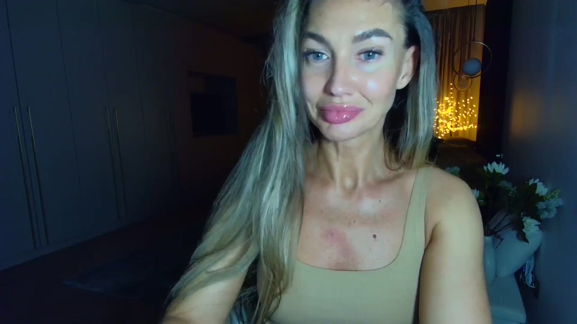 Gallery image thumbnail from Mystery_C's myfreecams stream on, 05/28/2025, 21:28 image 2 of 20