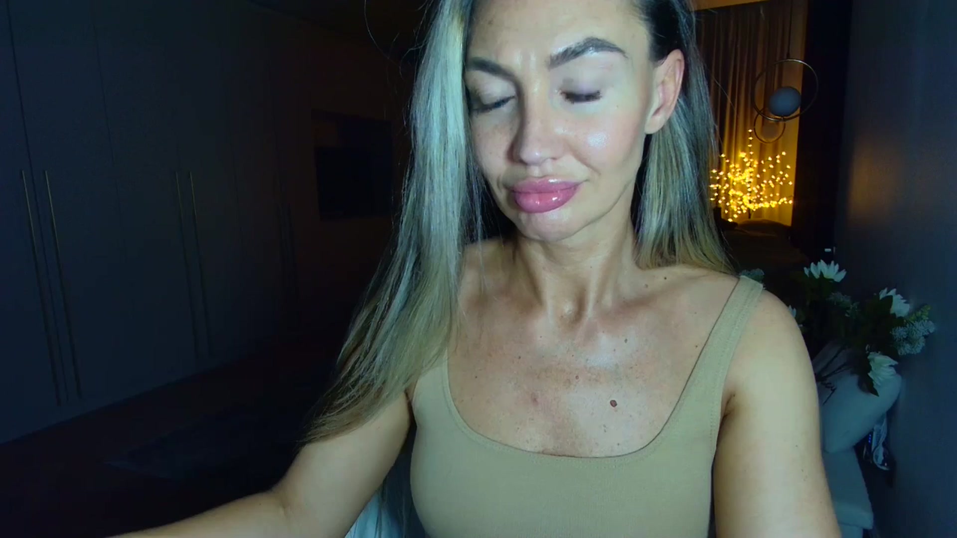 Gallery image thumbnail from Mystery_C's myfreecams stream on, 05/28/2025, 21:28 image 15 of 20