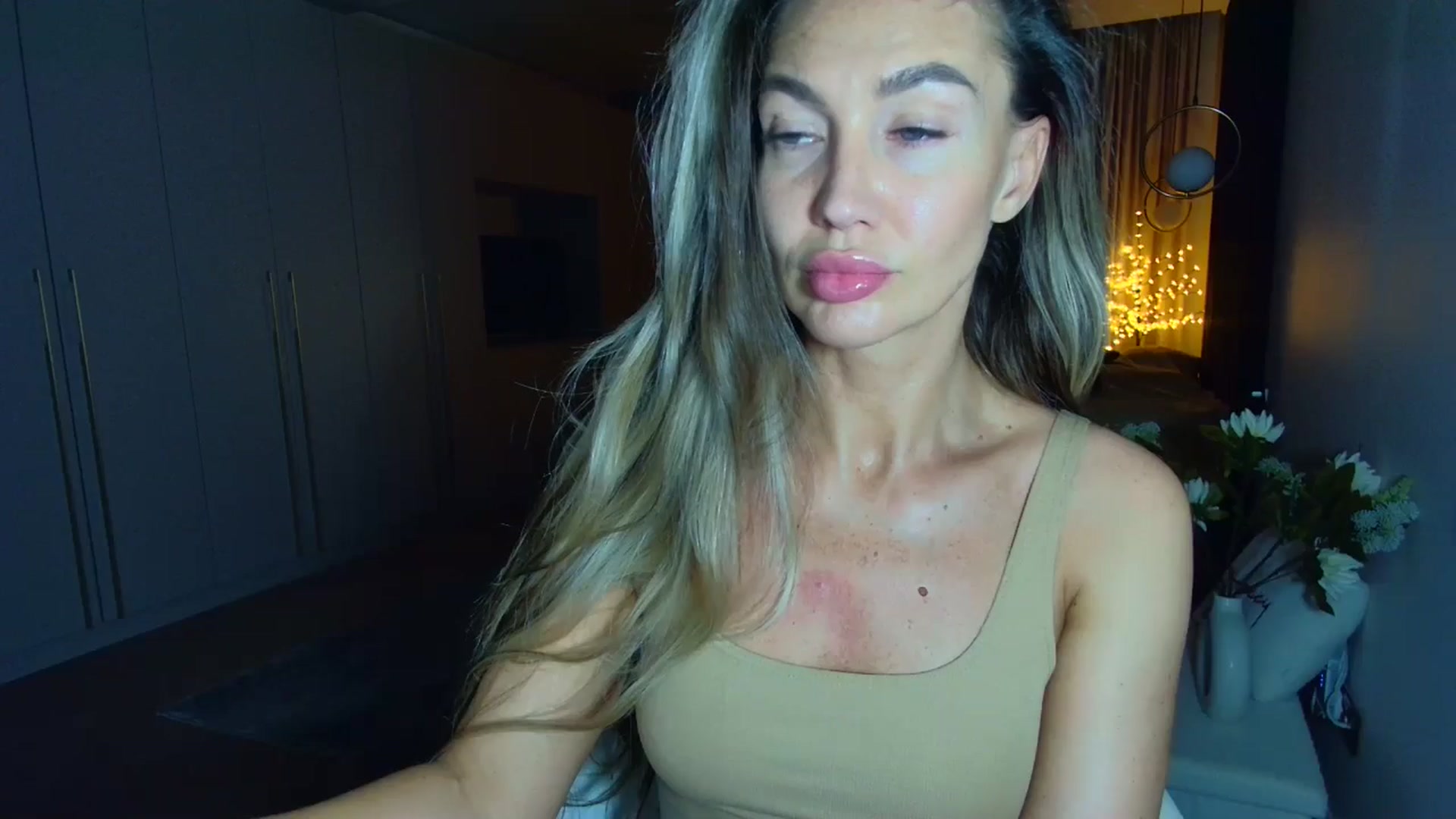 Gallery image thumbnail from Mystery_C's myfreecams stream on, 05/28/2025, 21:28 image 1 of 20