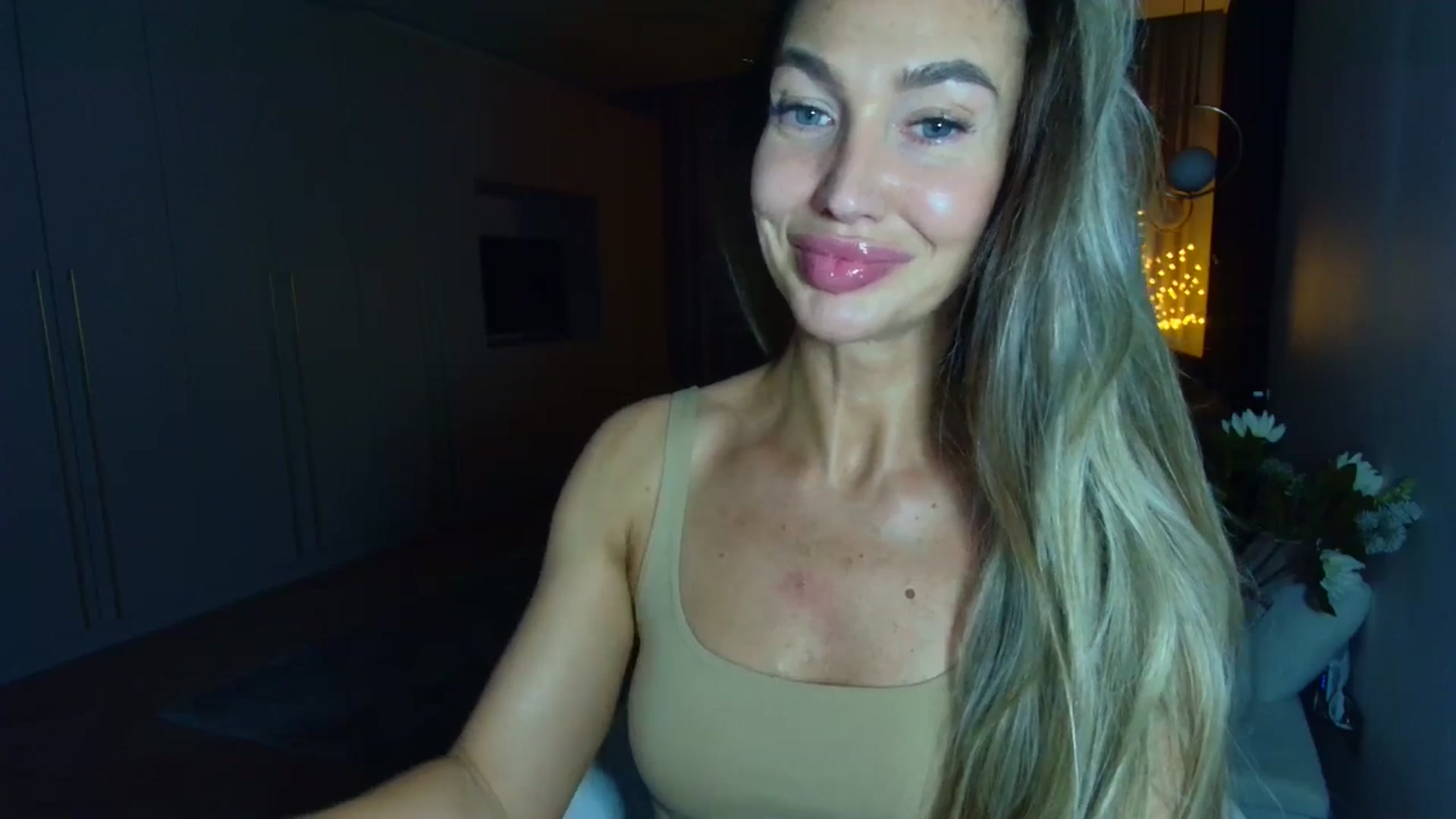 Gallery image thumbnail from Mystery_C's myfreecams stream on, 05/28/2025, 21:28 image 4 of 20