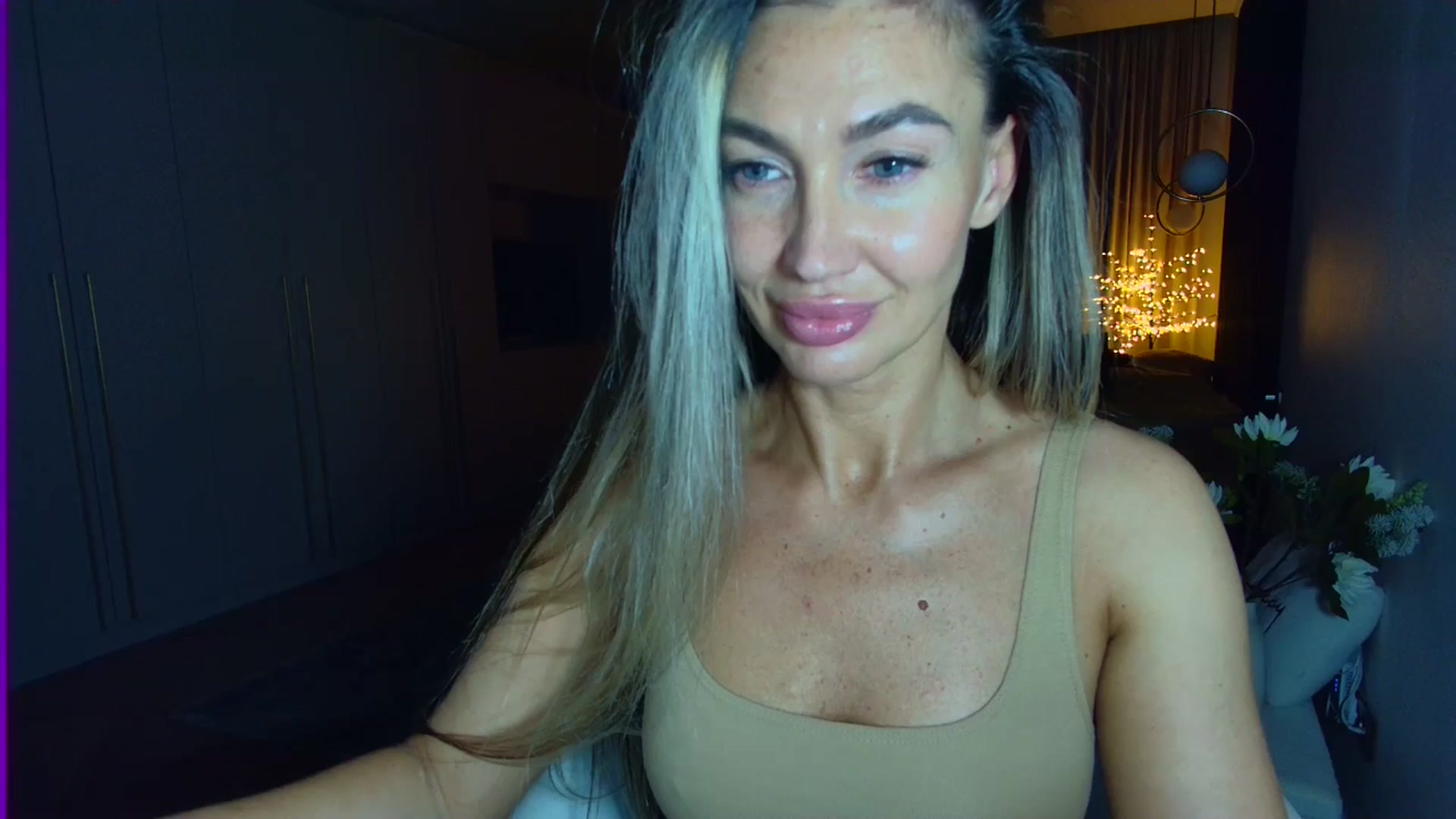 Gallery image thumbnail from Mystery_C's myfreecams stream on, 05/28/2025, 23:24 image 3 of 20