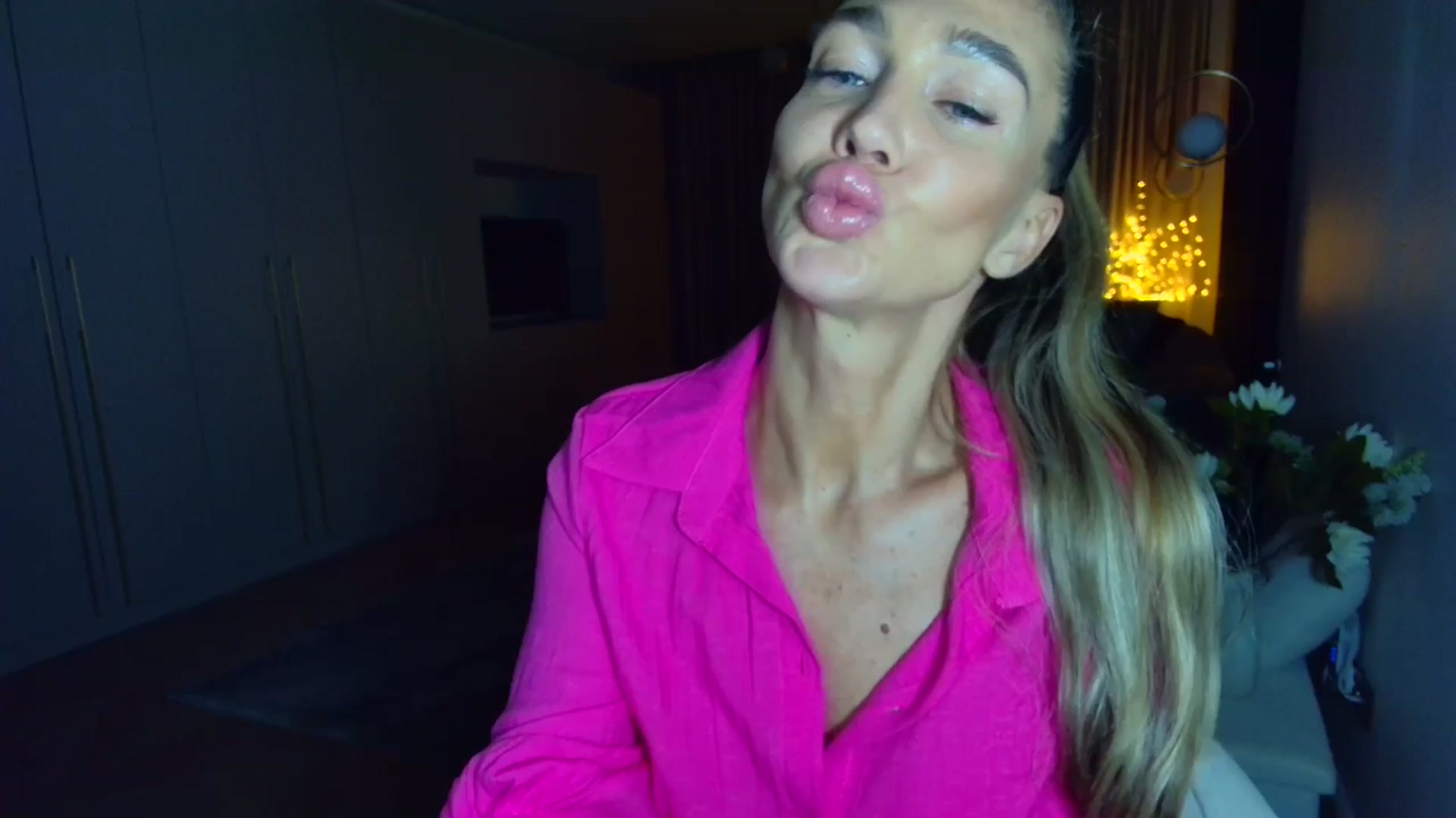 Gallery image thumbnail from Mystery_C's myfreecams stream on, 05/30/2025, 22:14 image 3 of 20