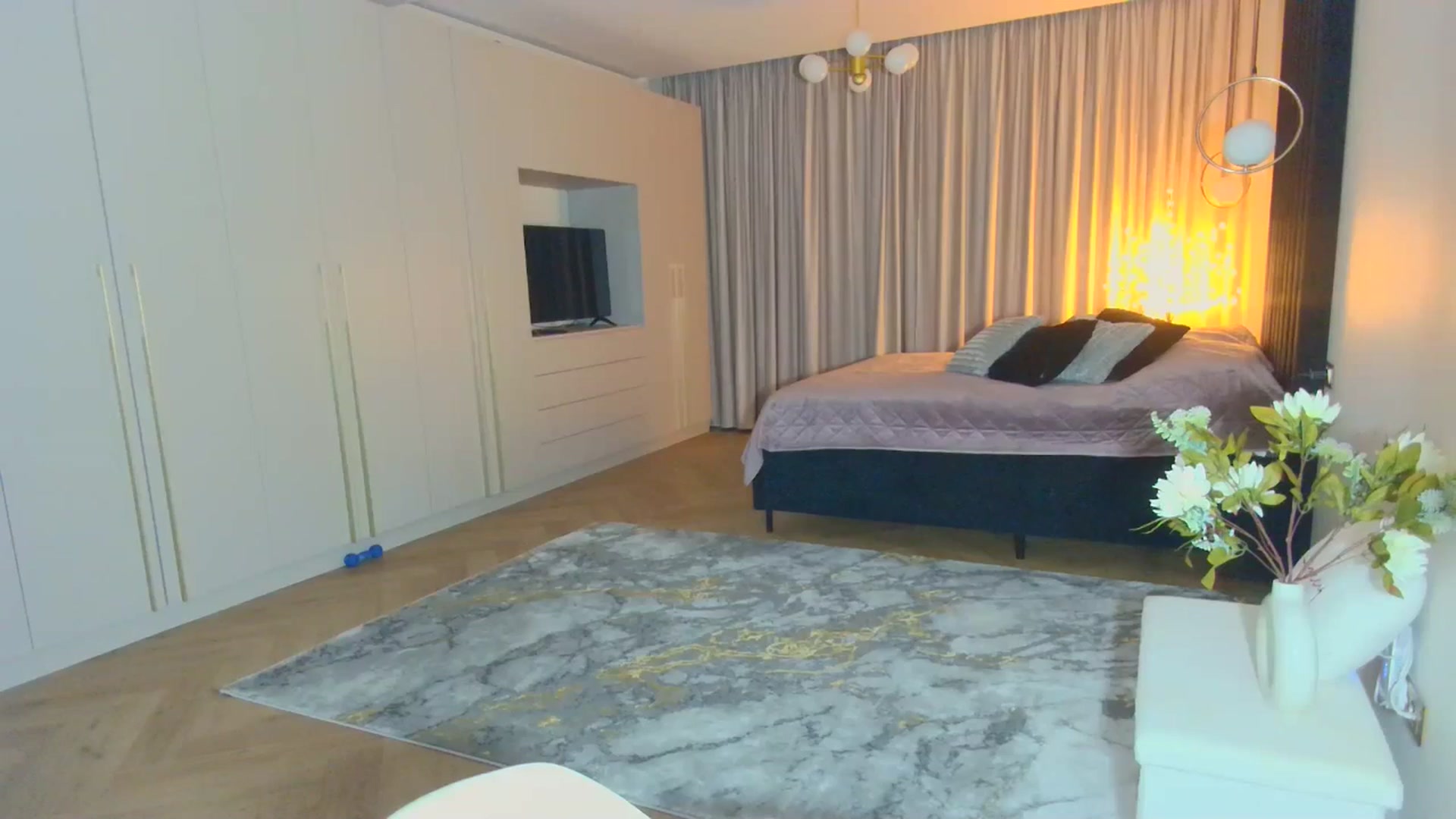 Gallery image thumbnail from Mystery_C's myfreecams stream on, 06/04/2025, 22:14 image 2 of 20