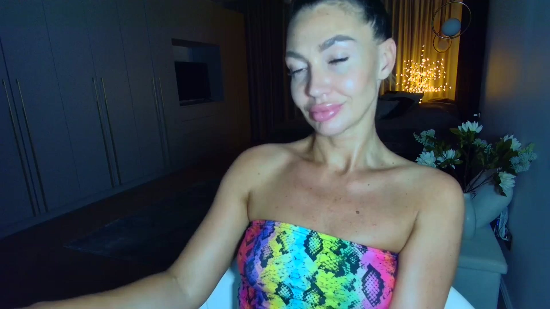 Gallery image thumbnail from Mystery_C's myfreecams stream on, 06/09/2025, 21:42 image 11 of 20