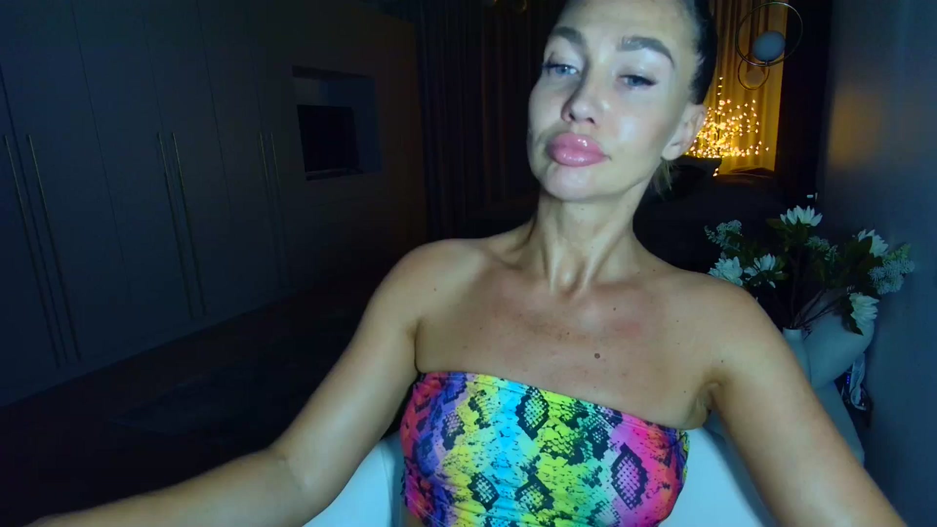 Gallery image thumbnail from Mystery_C's myfreecams stream on, 06/09/2025, 21:42 image 1 of 20