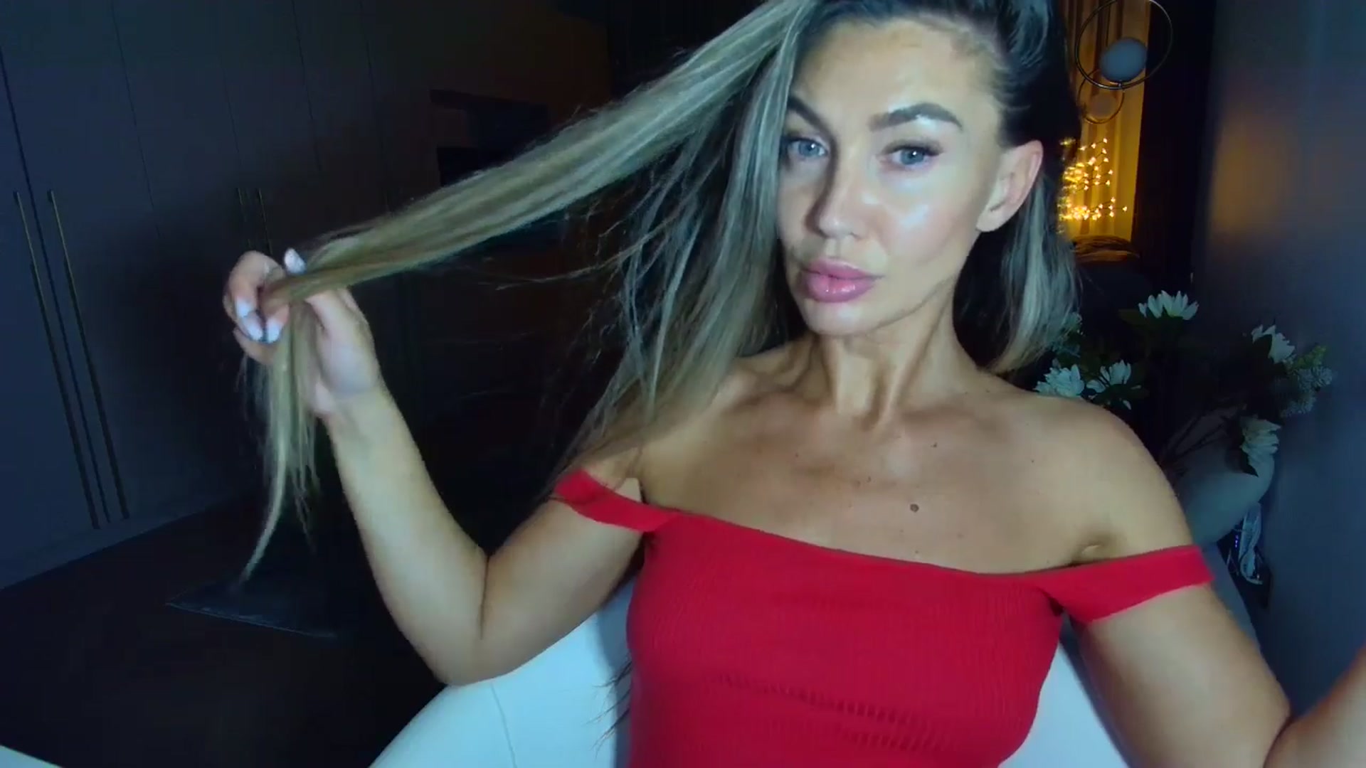 Gallery image thumbnail from Mystery_C's myfreecams stream on, 06/10/2025, 22:25 image 19 of 20