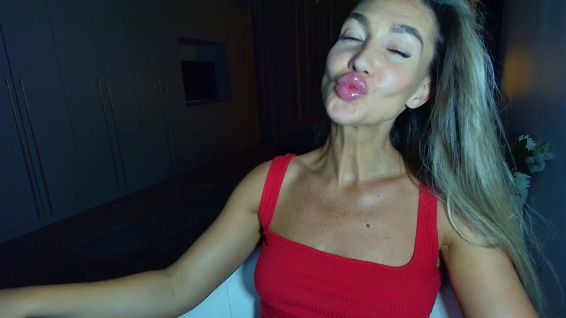 Gallery image thumbnail from Mystery_C's myfreecams stream on, 06/10/2025, 22:25 image 8 of 20