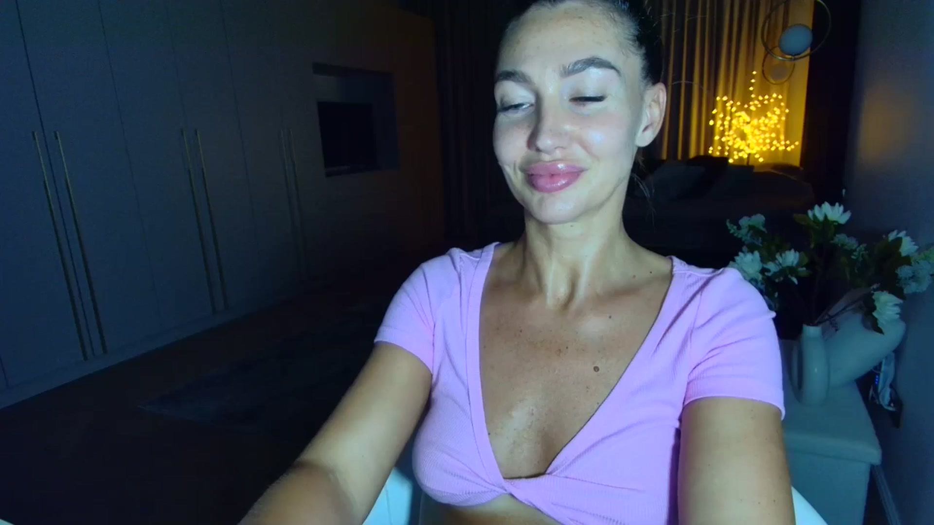 Gallery image thumbnail from Mystery_C's myfreecams stream on, 06/11/2025, 22:15 image 15 of 20