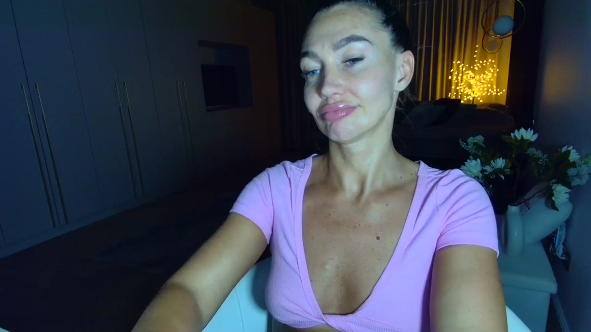 Gallery image thumbnail from Mystery_C's myfreecams stream on, 06/11/2025, 22:15 image 8 of 20