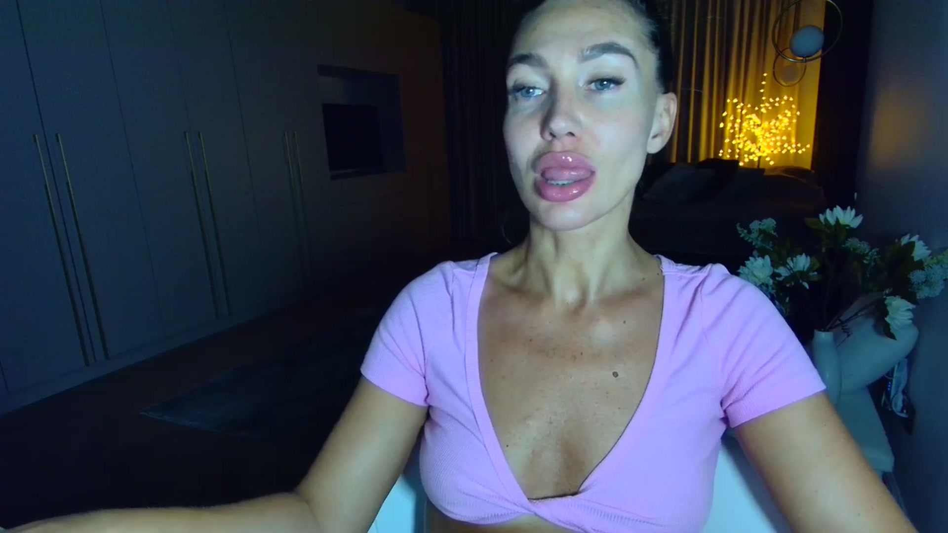 Gallery image thumbnail from Mystery_C's myfreecams stream on, 06/11/2025, 22:15 image 3 of 20