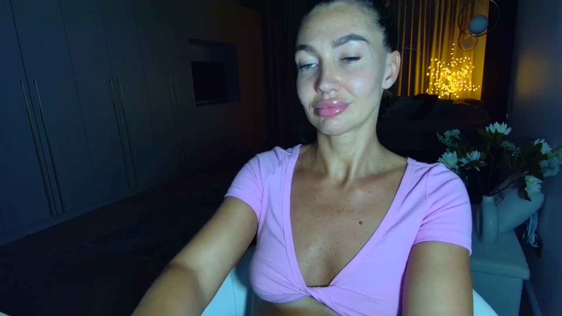 Gallery image thumbnail from Mystery_C's myfreecams stream on, 06/11/2025, 22:15 image 11 of 20