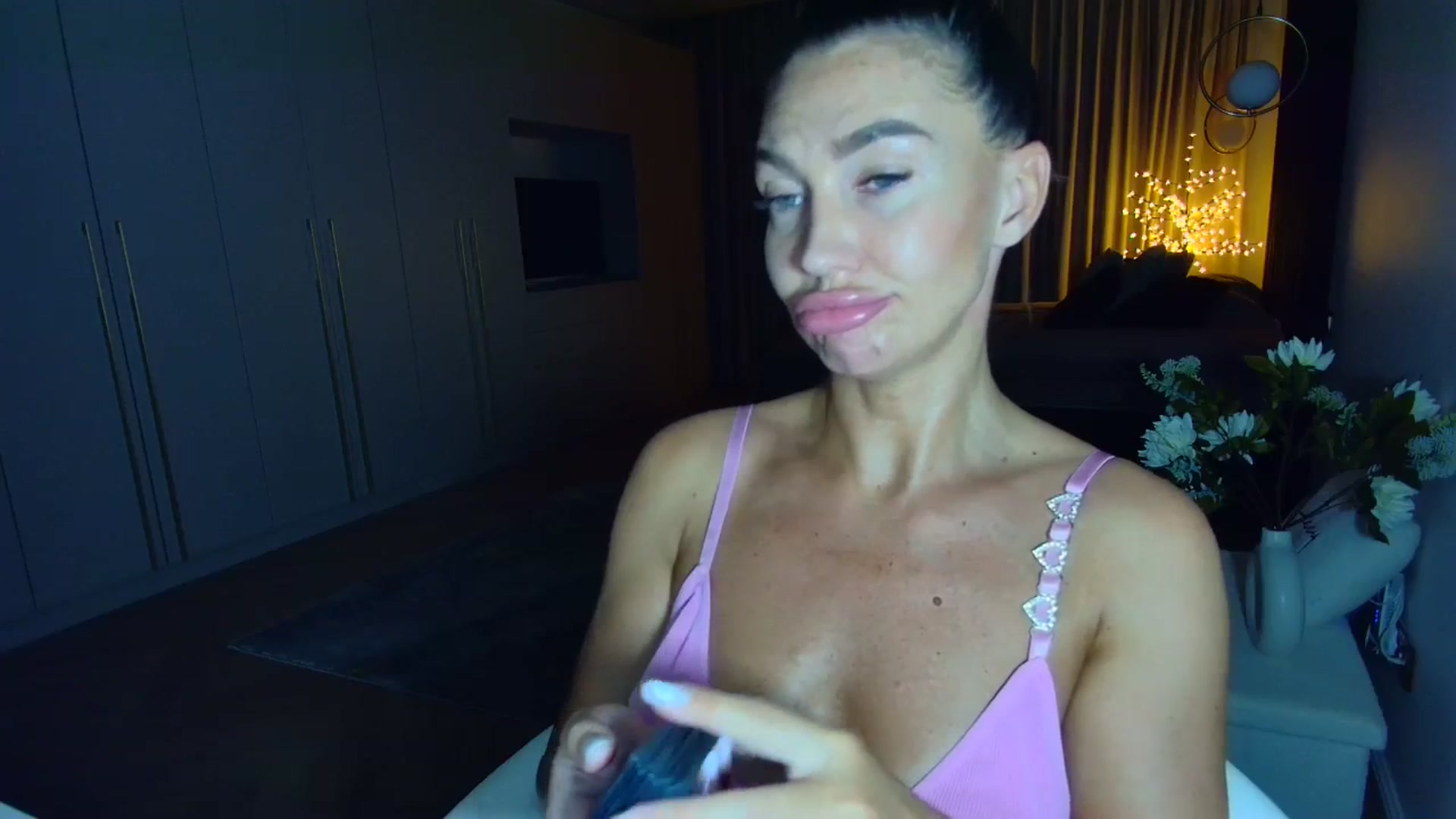 Gallery image thumbnail from Mystery_C's myfreecams stream on, 06/12/2025, 22:09 image 9 of 20